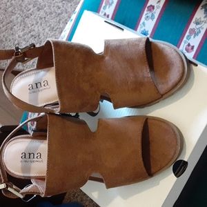 NWT Ana Cognac  Sandels